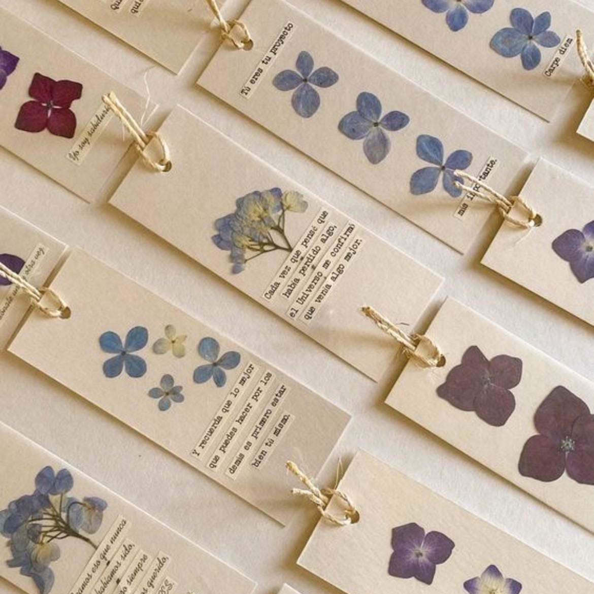 Marcapaginas - Por lo general los de las librerias son feos y los que estan pintados con acuerela o con flores son 🔝