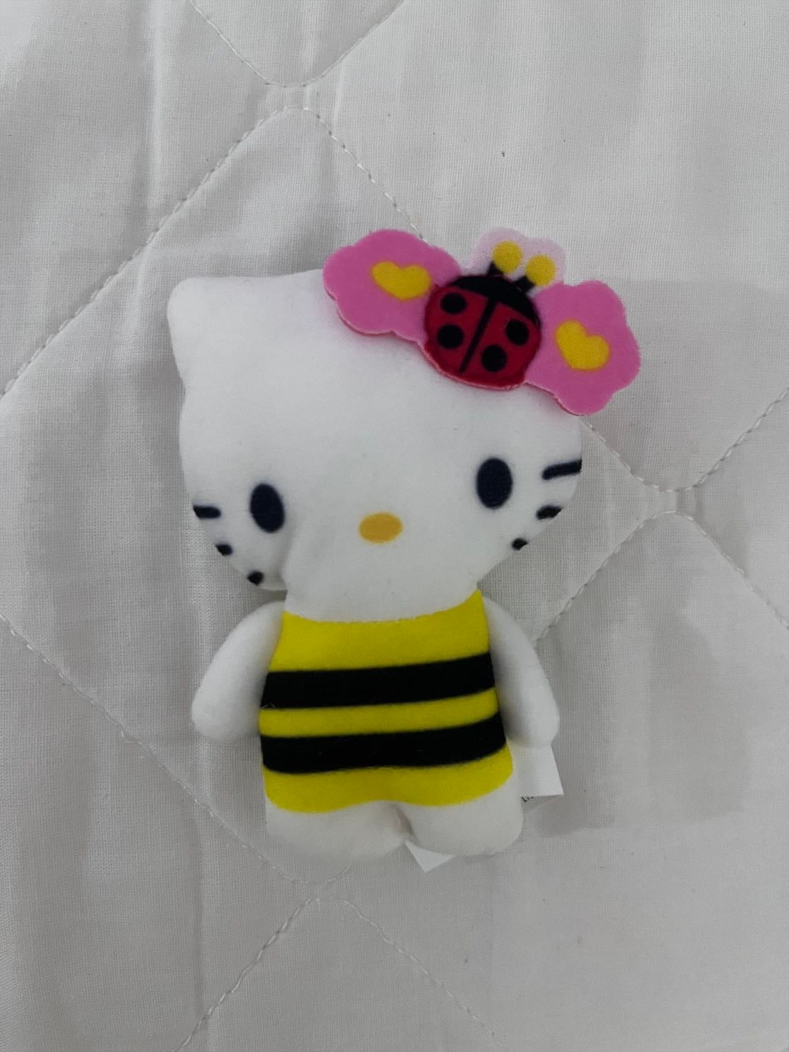 Hello Kitty x McDonald's - Abelha