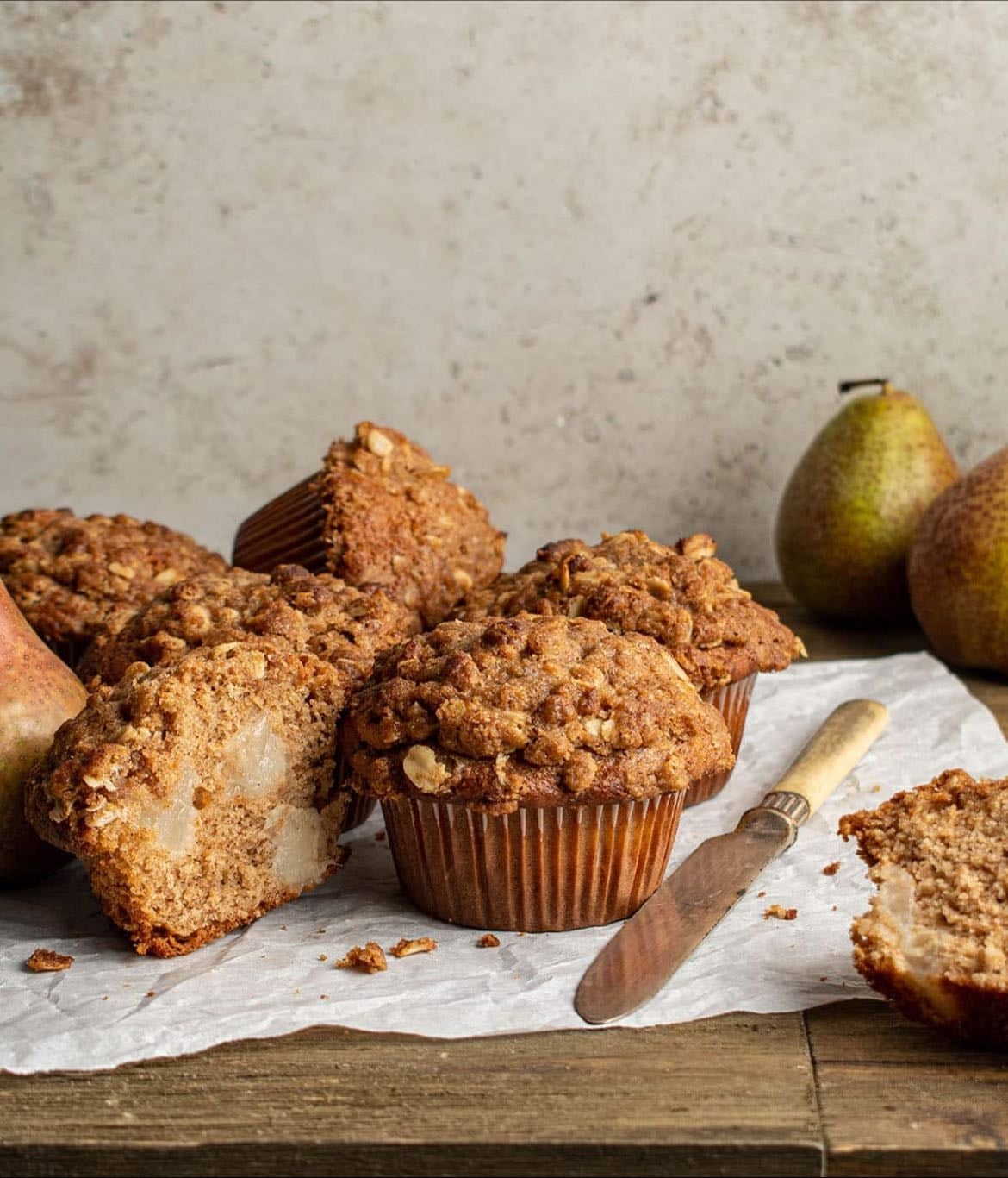 streusel pear muffins