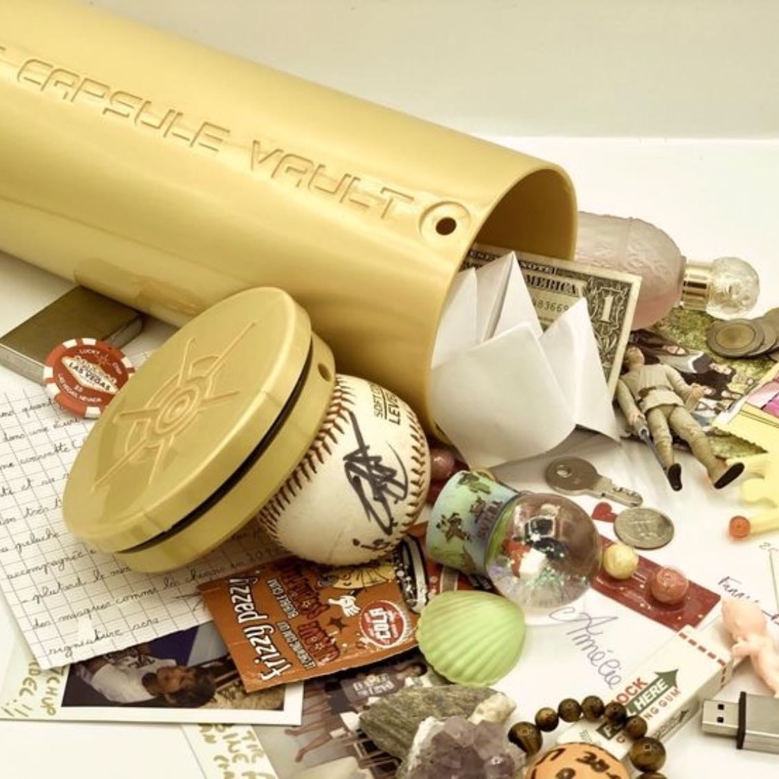 capsula de tiempo familiar con recuerdos - guardar objetos o crear un video