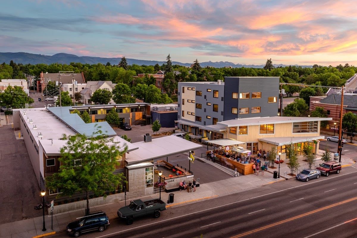 The LARK - Downtown Motel