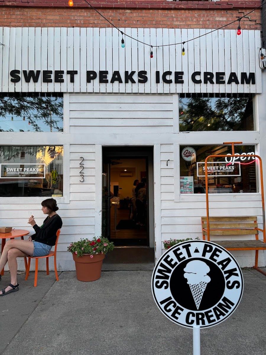 Sweet Peaks Ice Cream - Yum!!
