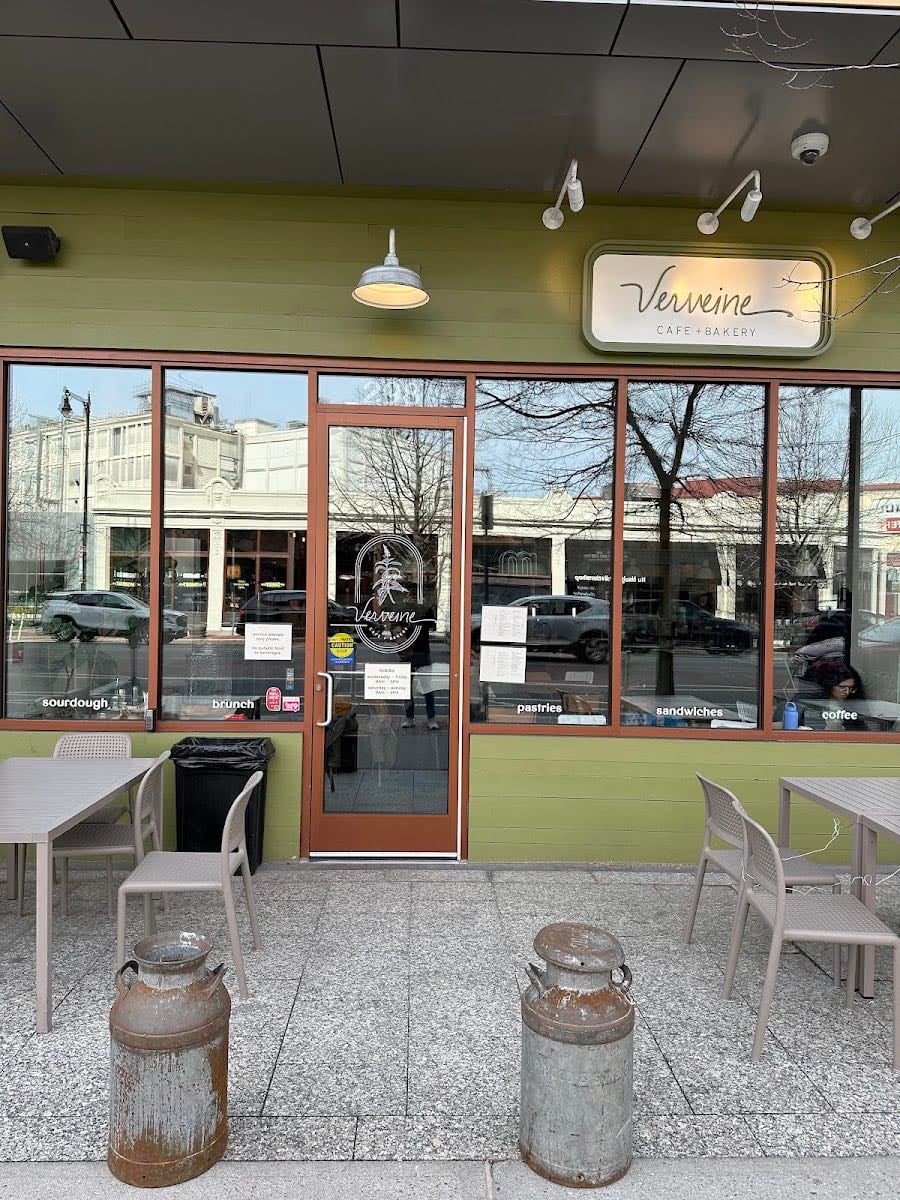 Verveine Cafe & Bakery