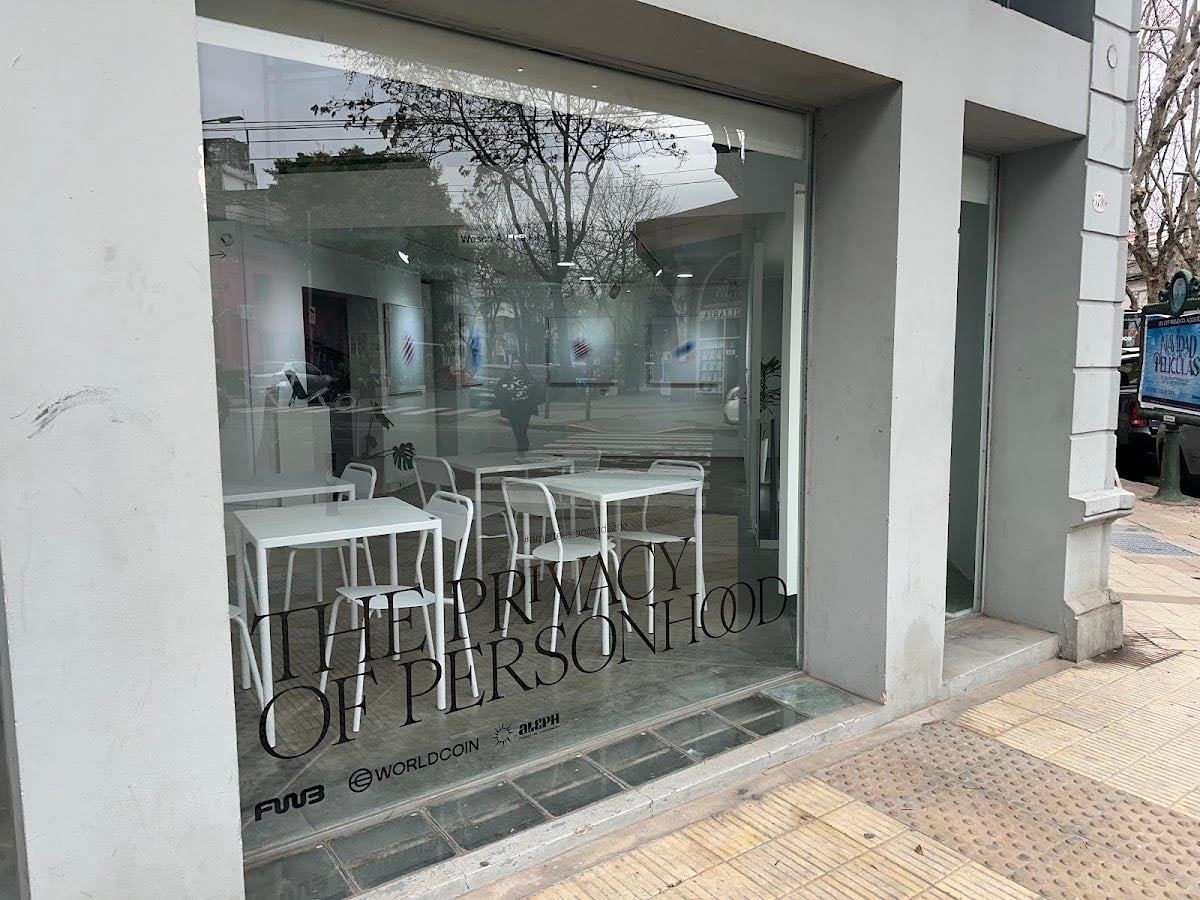 Toy Coffee & Gallery