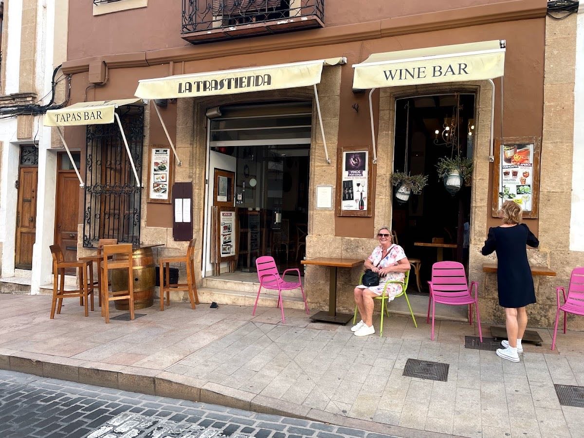 La Trastienda Wine Bar - Vino y picoteo Jávea