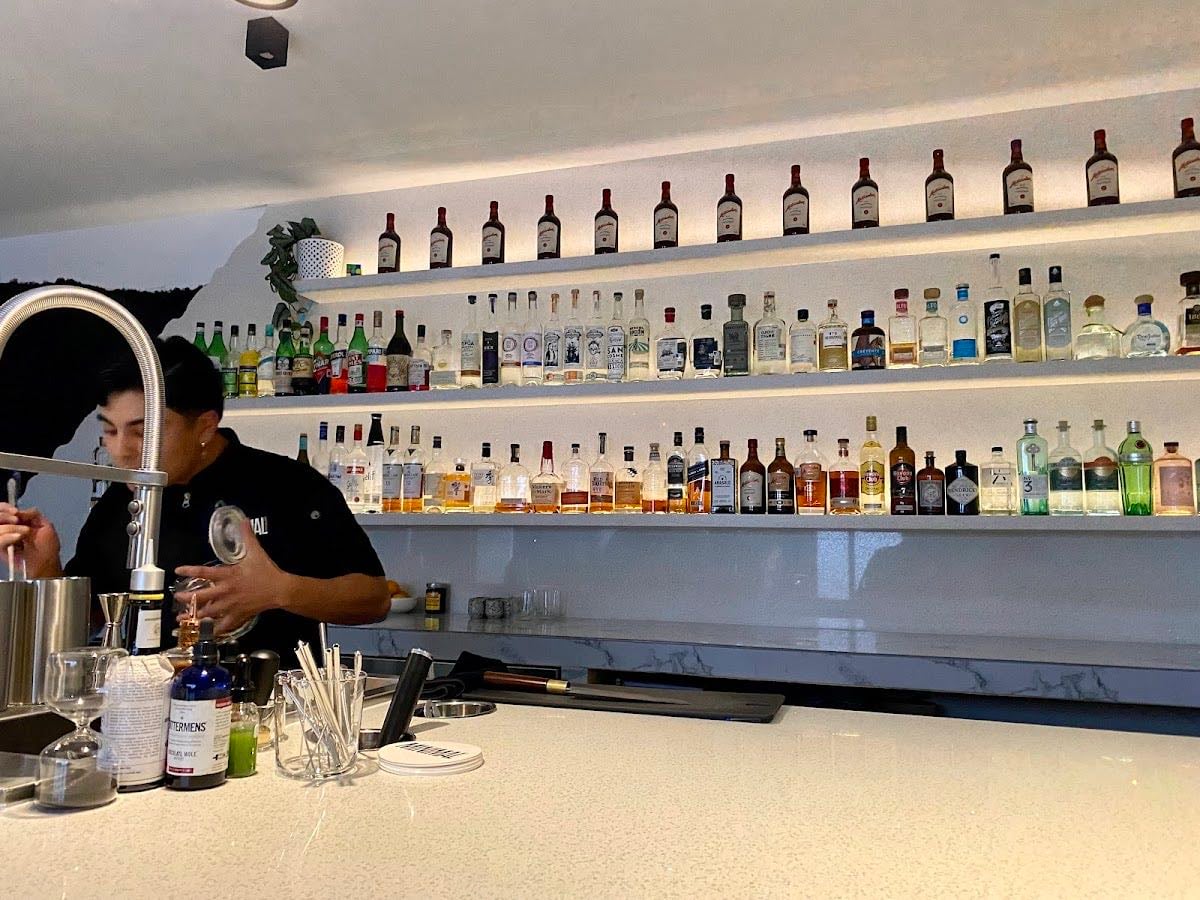 Minimal Cocktail Bar