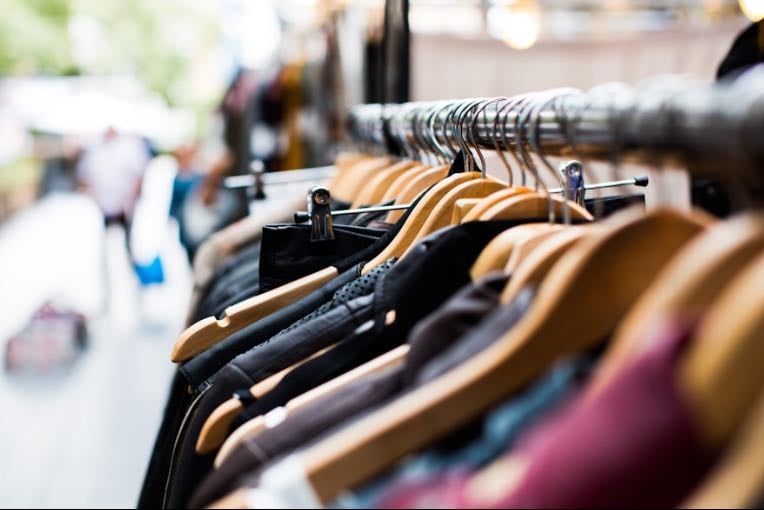 Ropa, complementos, … - También skincare, cosas para el pelo, de ese estilo🤗