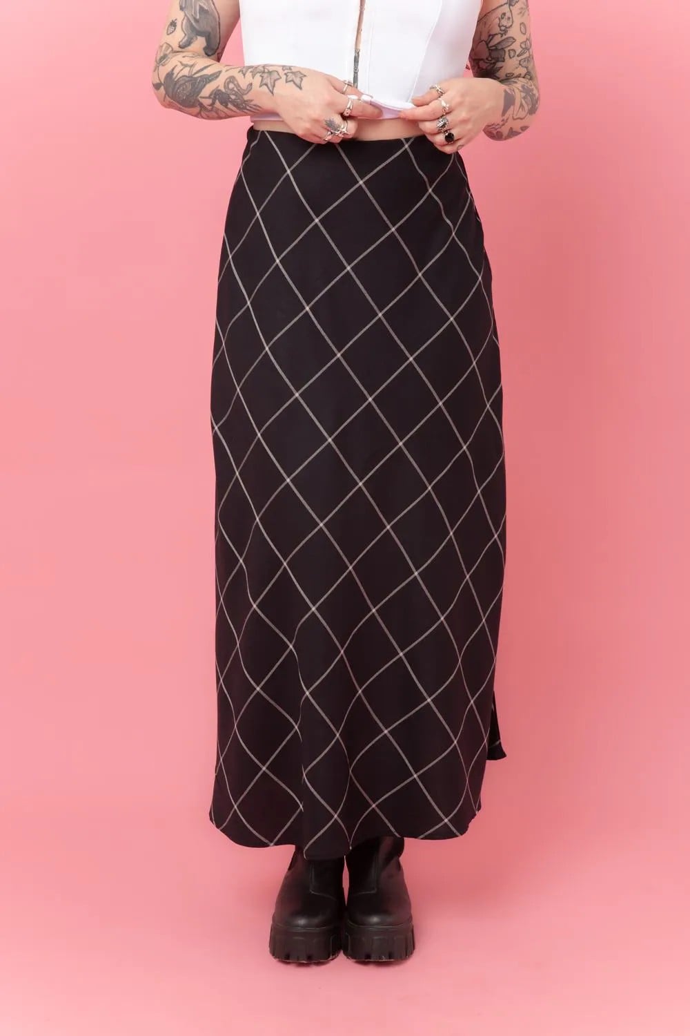 Saia Midi Xadrez Grid Preto Sereia - wear ever