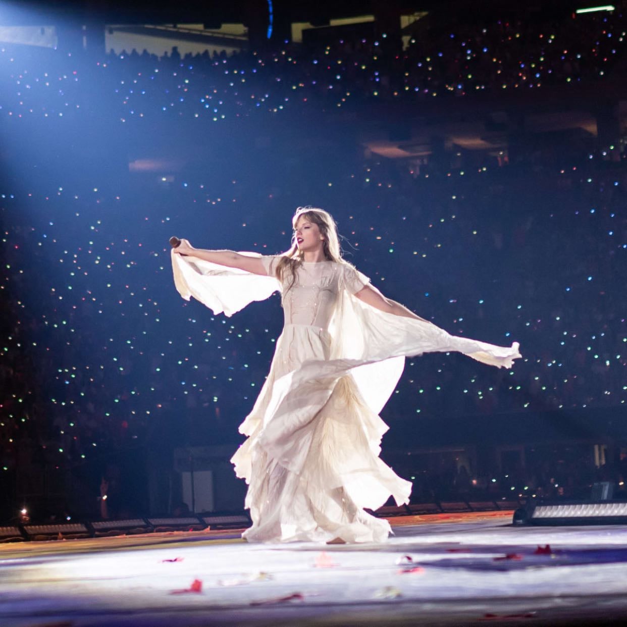 10. marjorie - such a beautiful song that holds a place in many peoples hearts. THE LIGHTS IN THE CROWD. the way taylor writes marjorie with her finger.