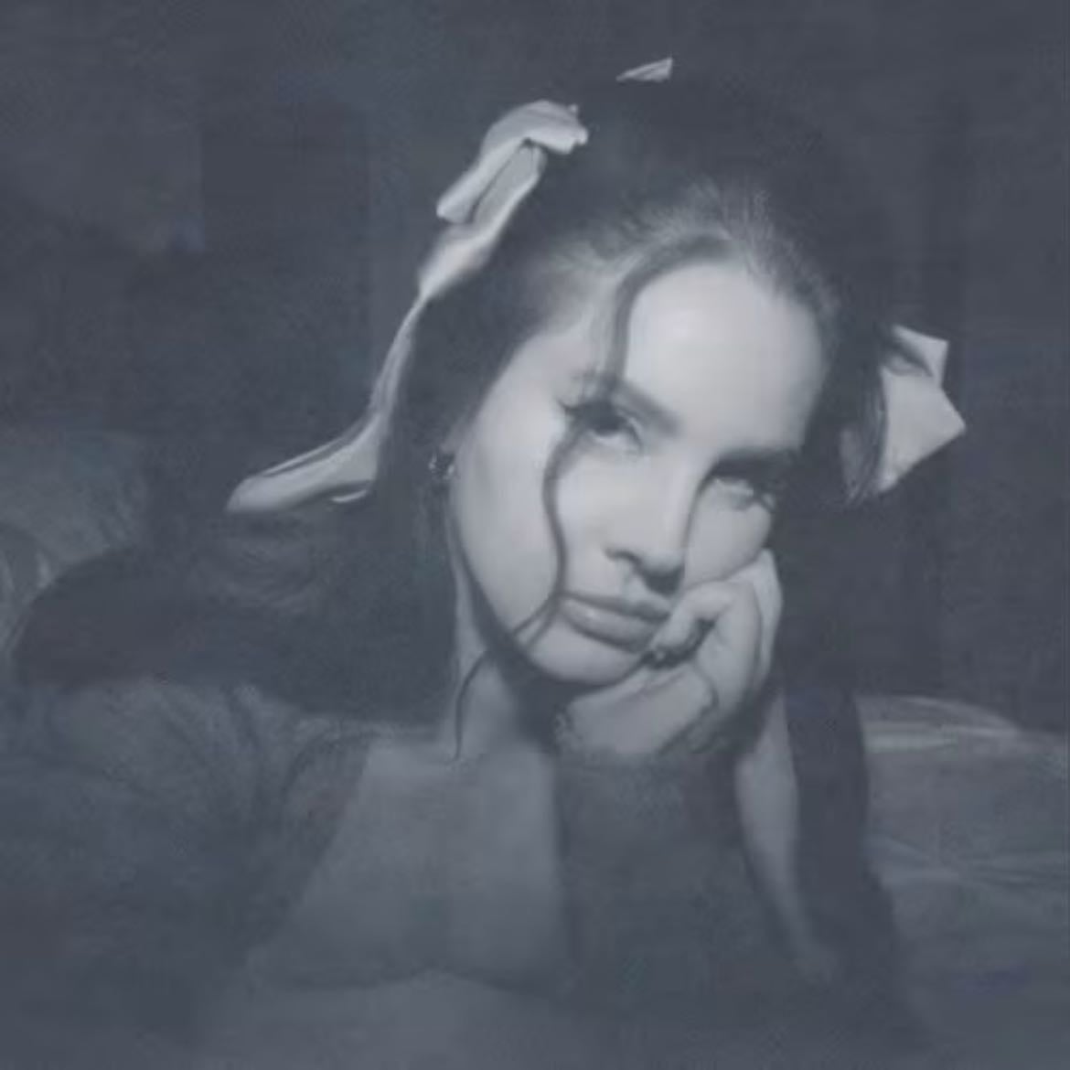 lana del ray - her voice is so calming. my fav song is young and beautiful β€οΈβ€οΈ