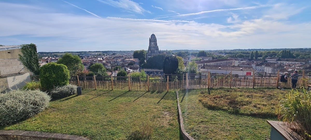 Saintes