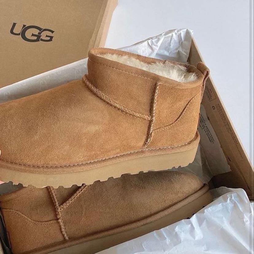Short uggs! - ༒ꕥ༒
