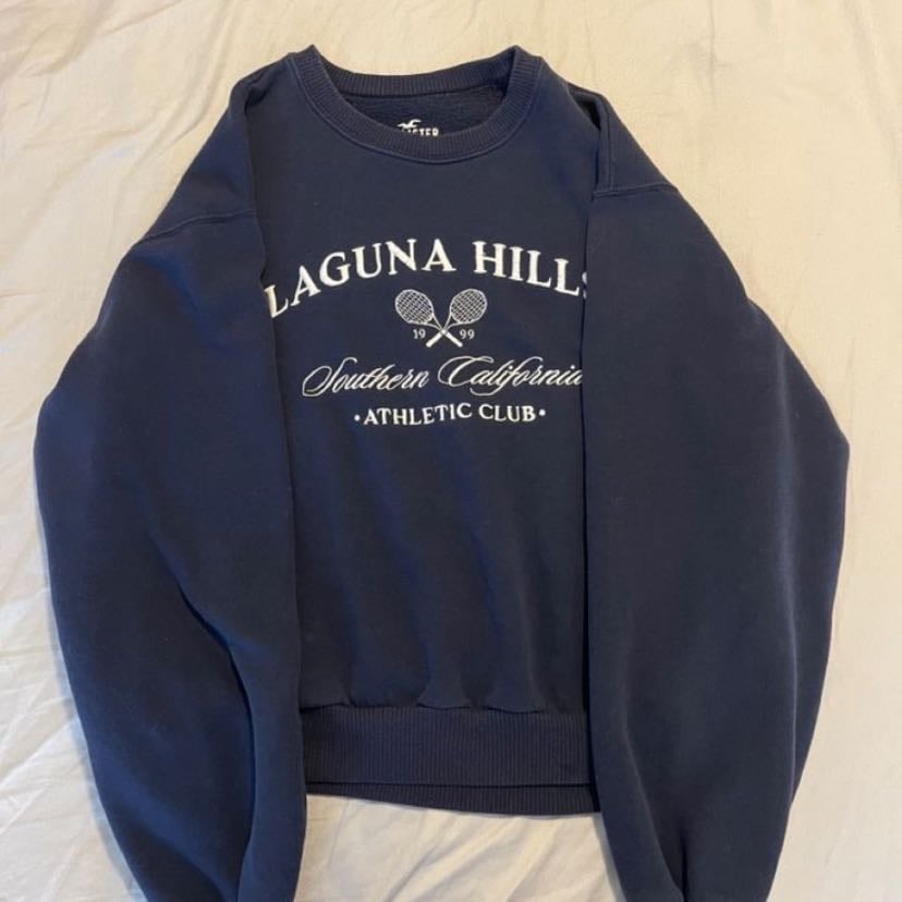 Sweatshirt/hoodie - For when it gets cold!