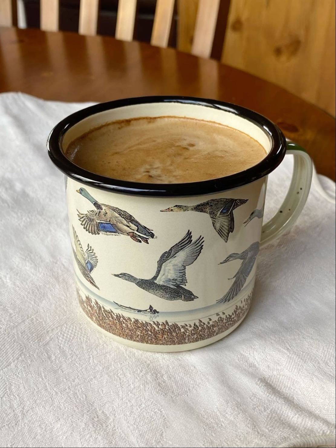 cute mugs - thriftable, very sweet and you can also make them <3