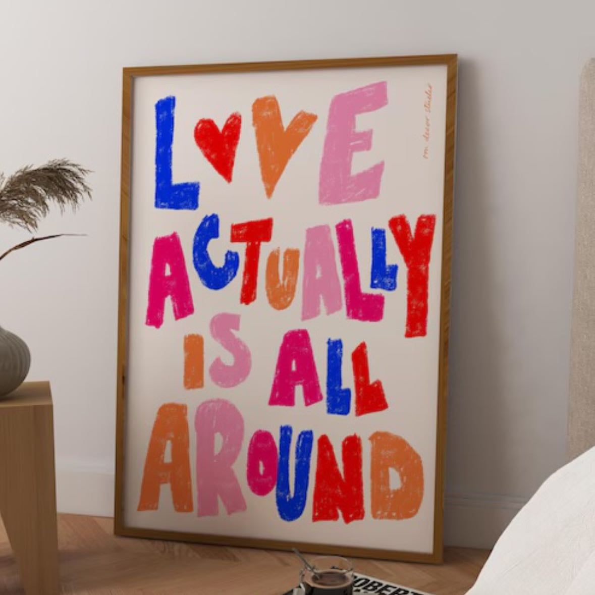 Póster - Love is all around