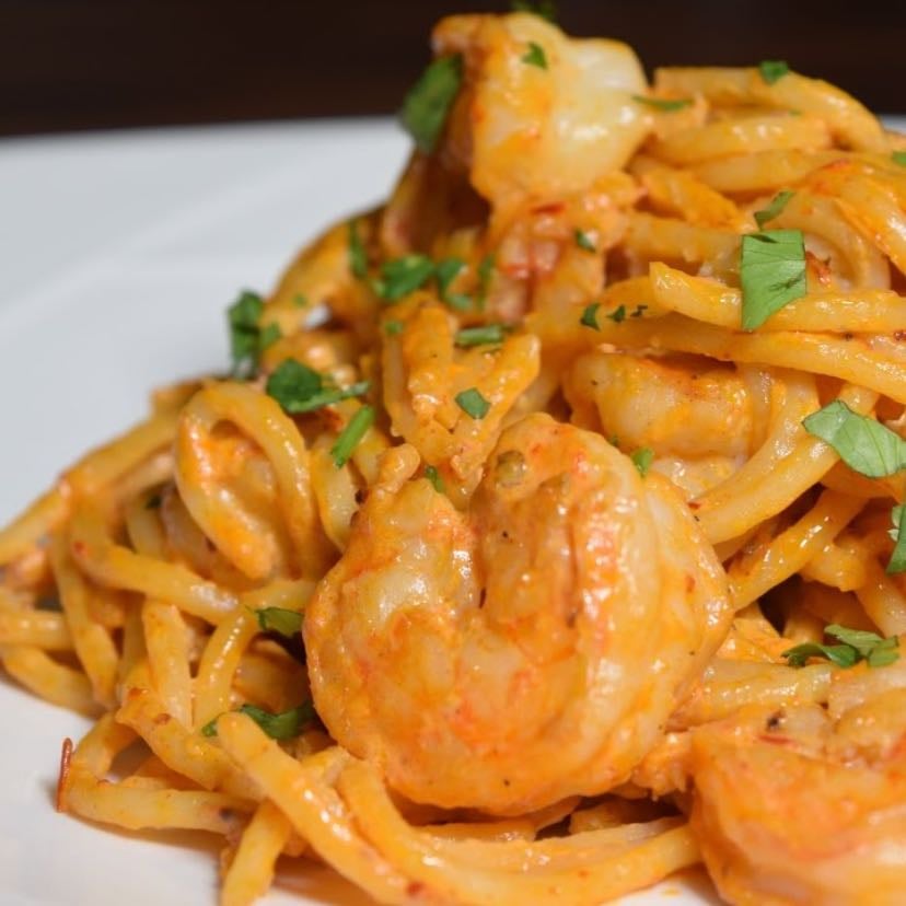 Pasta cremosa de chipotle con camarones