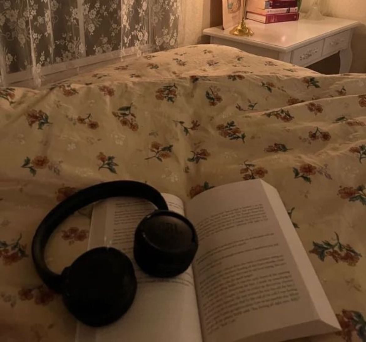 𝚋𝚘𝚘𝚔𝚜 - Books hypelist by ₕₐₙₙₐₕ