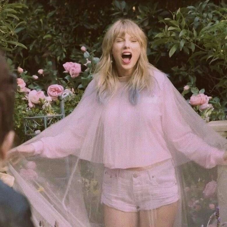 london boy - Song · Taylor Swift