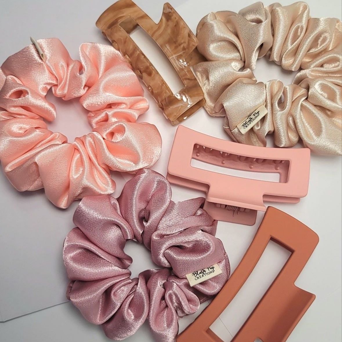 Scrunchies o hair clips