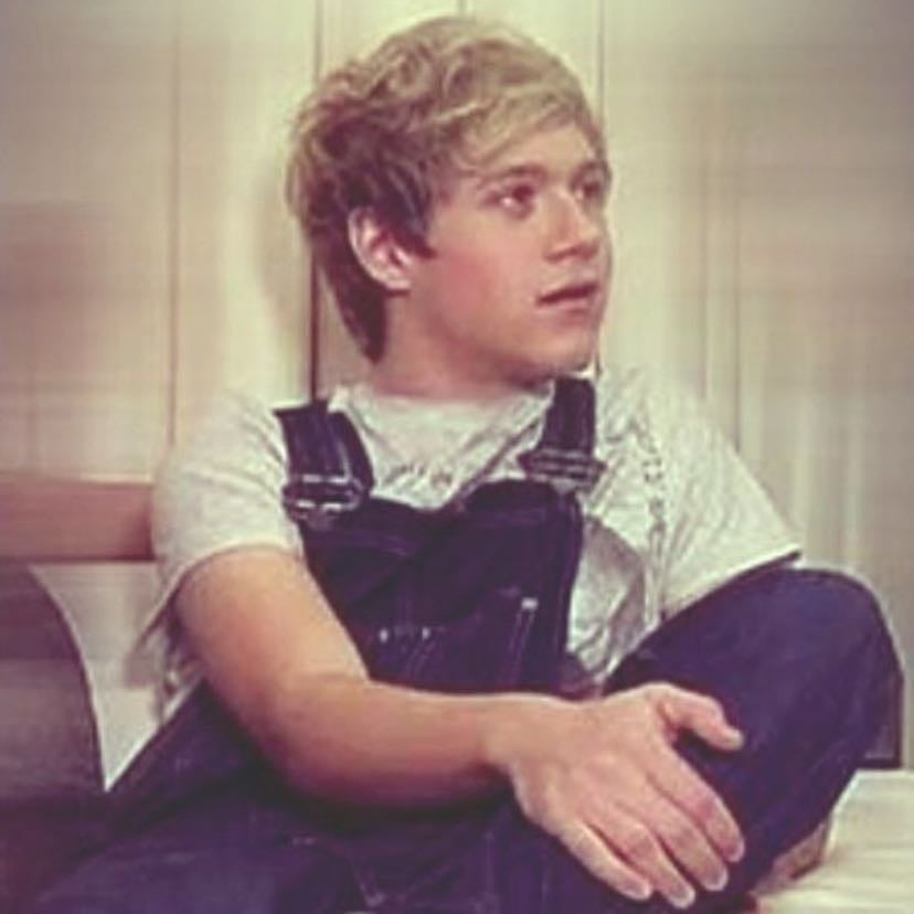 THIS NIALL. - this pic of him in dungarees is EVERYTHING.