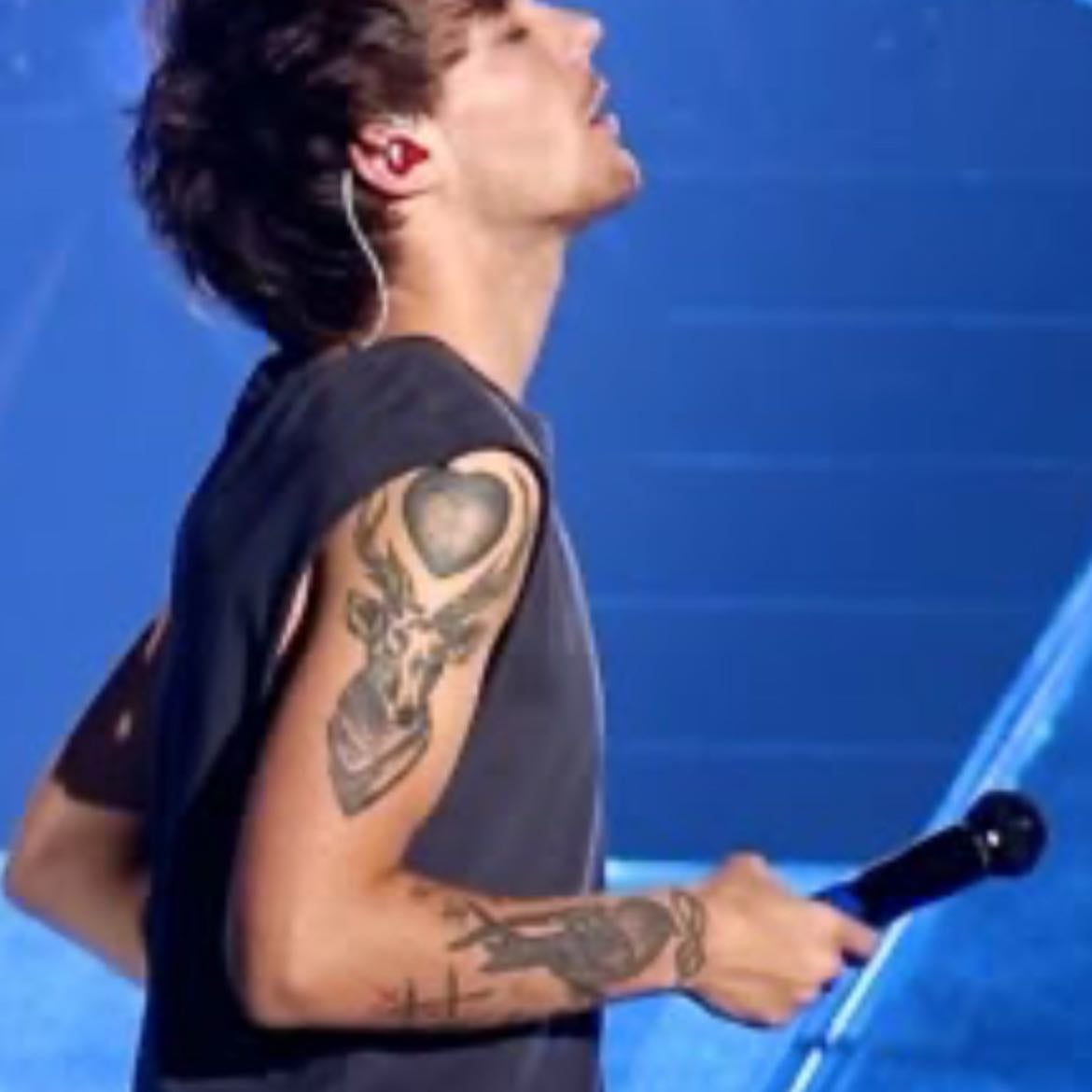 frat boy louis!!!