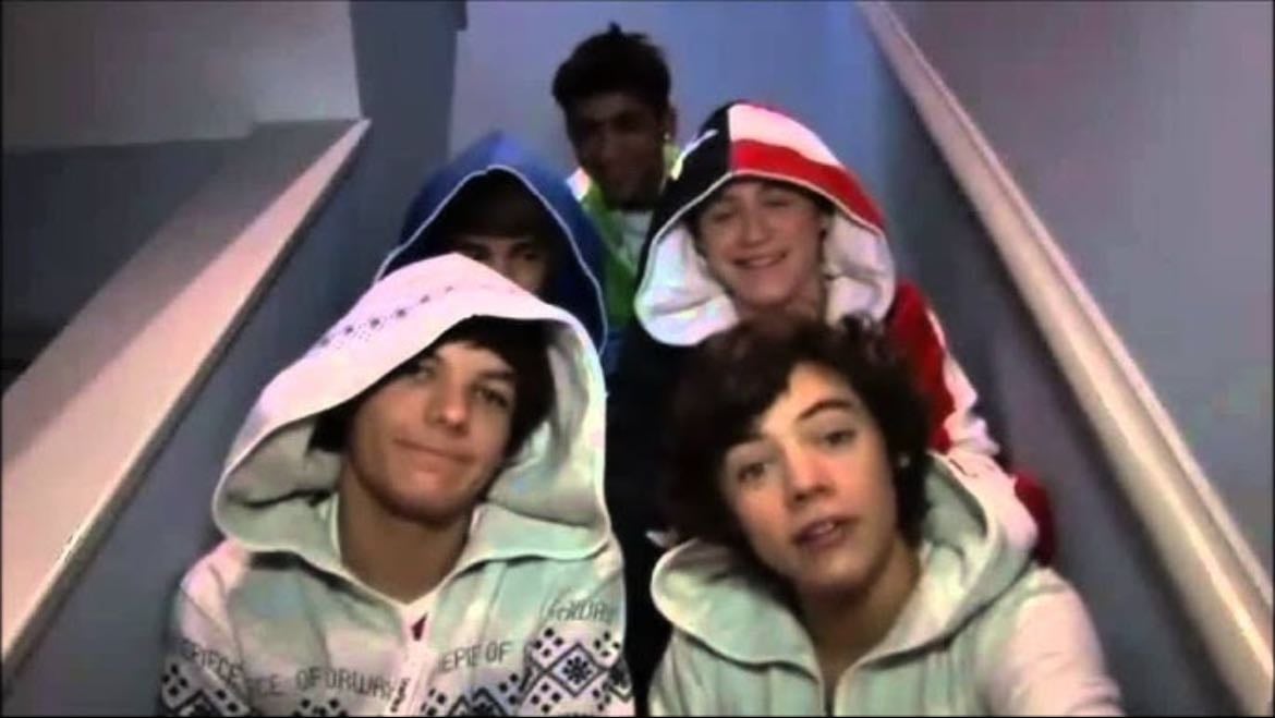 VIDEO DIARIESS - I absolutely still love watching the one direction video diaries I will never get over them