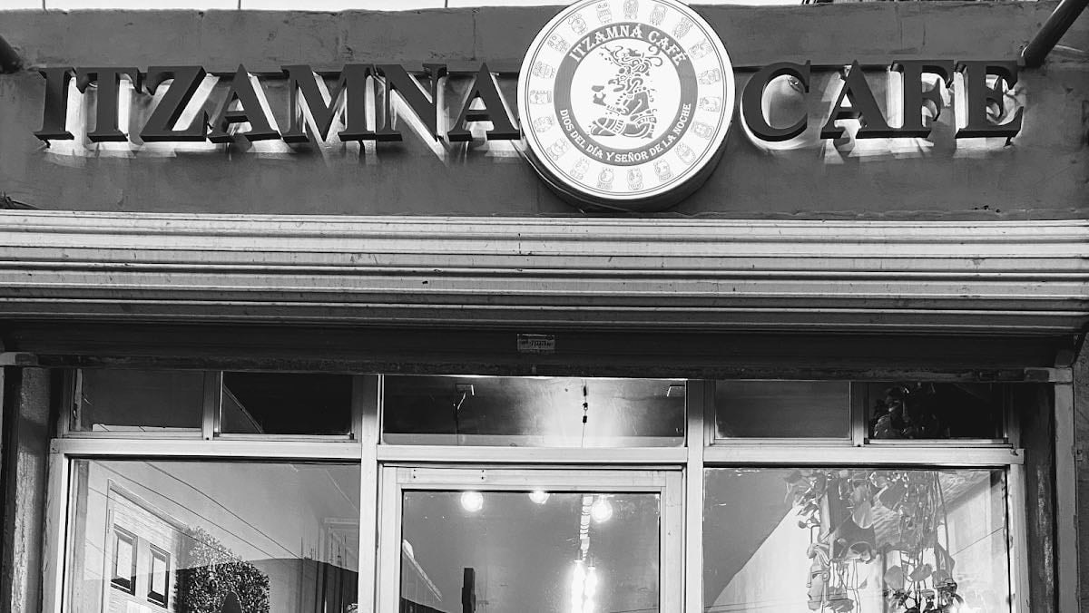 Itzamná café