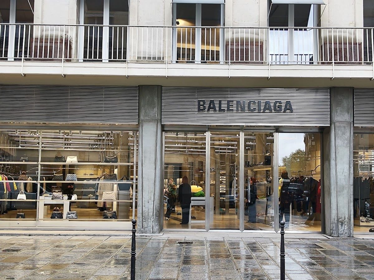 BALENCIAGA