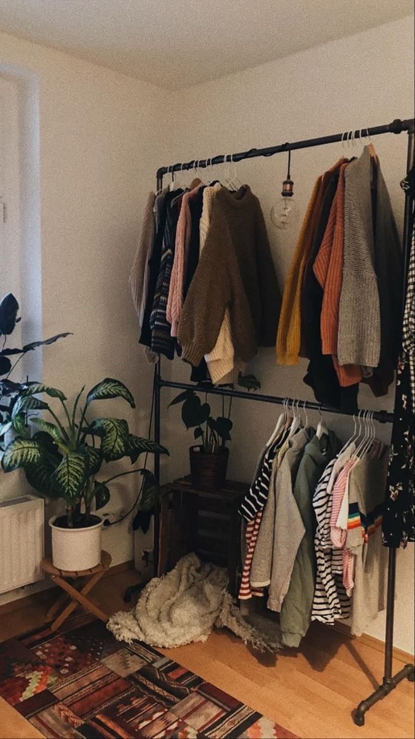 merch rail - hold all my merch