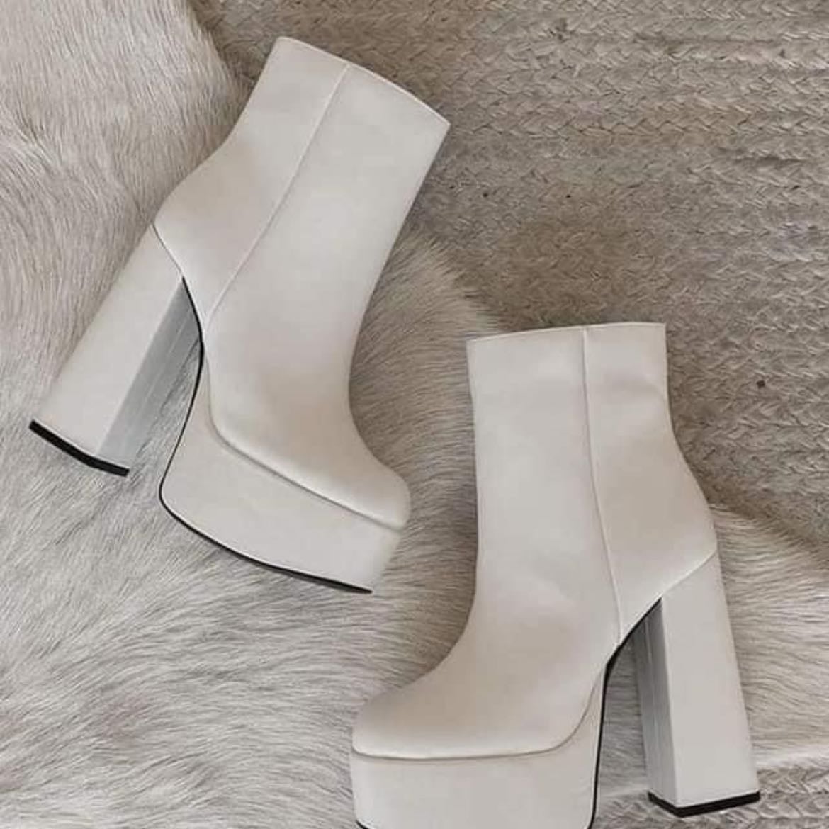 botas blancas