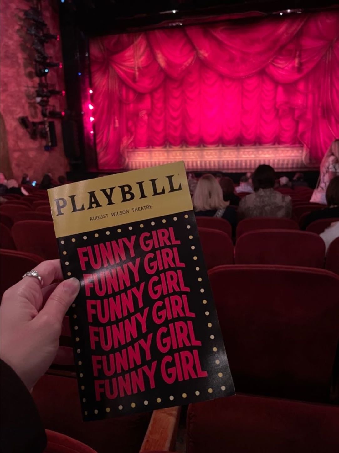 funny girl - a garota genial - 2023