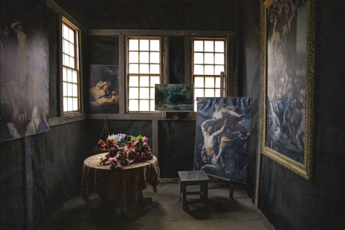 a room for painting dates