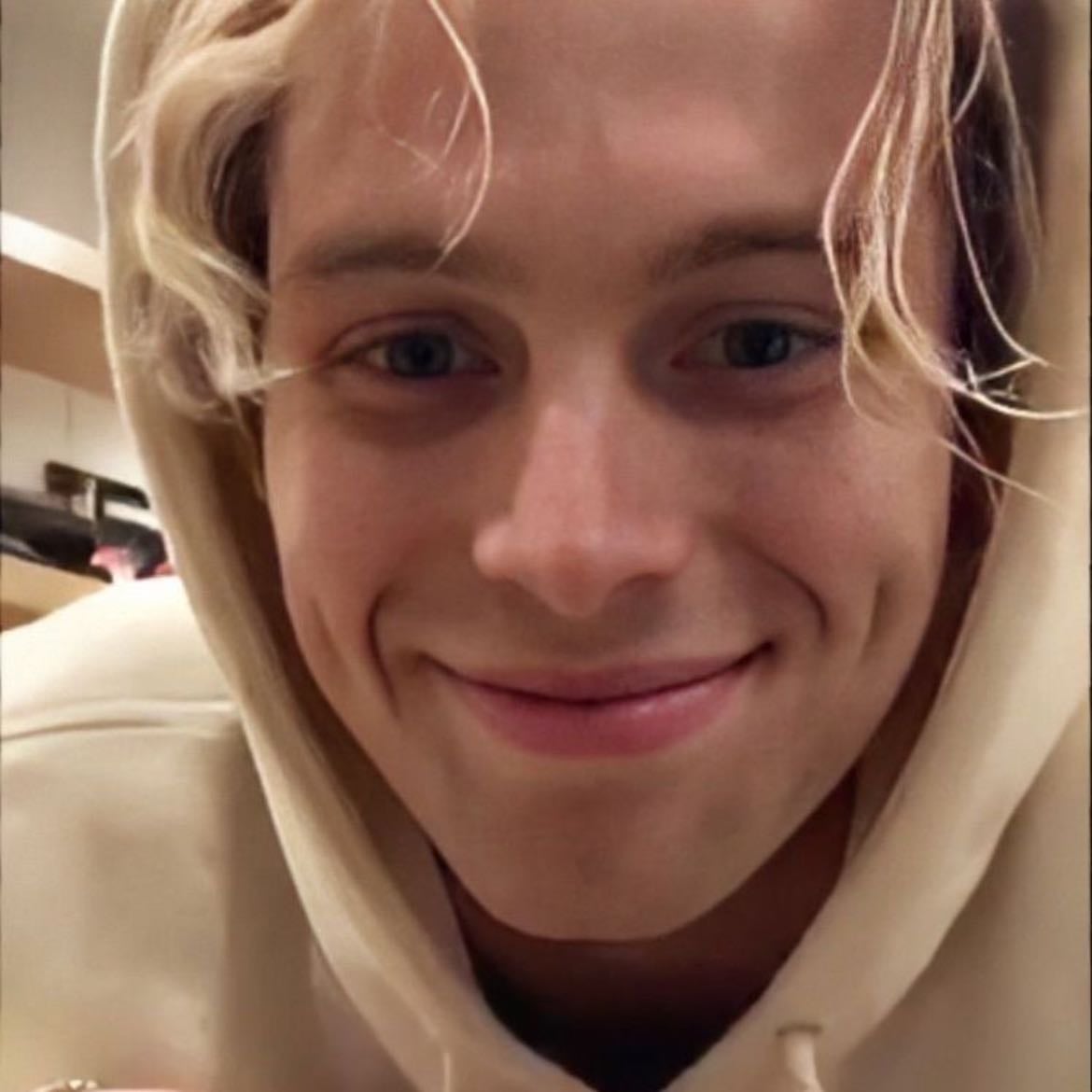 5sos5 lukey - 5th