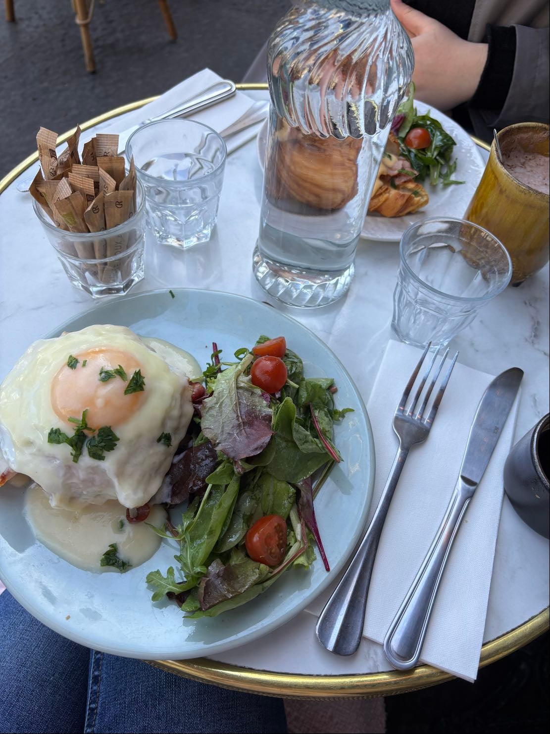 Place Franz Liszt - I had breakfast there everyday