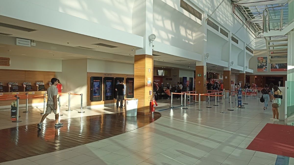 Kinoplex Tijuca - Todas as segundas, terças e quartas o ingresso fica a metade do preço, dia de dobradinha, você pega dois ingressos no preço de um! e ainda vê filme, ou seja, uma das maravilhas do bairro.