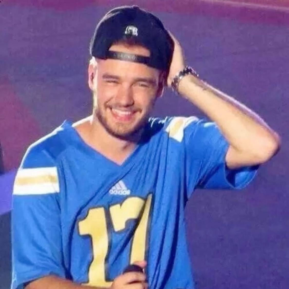 Liammm ❤️ - He is so cuteeee in this one 🥹