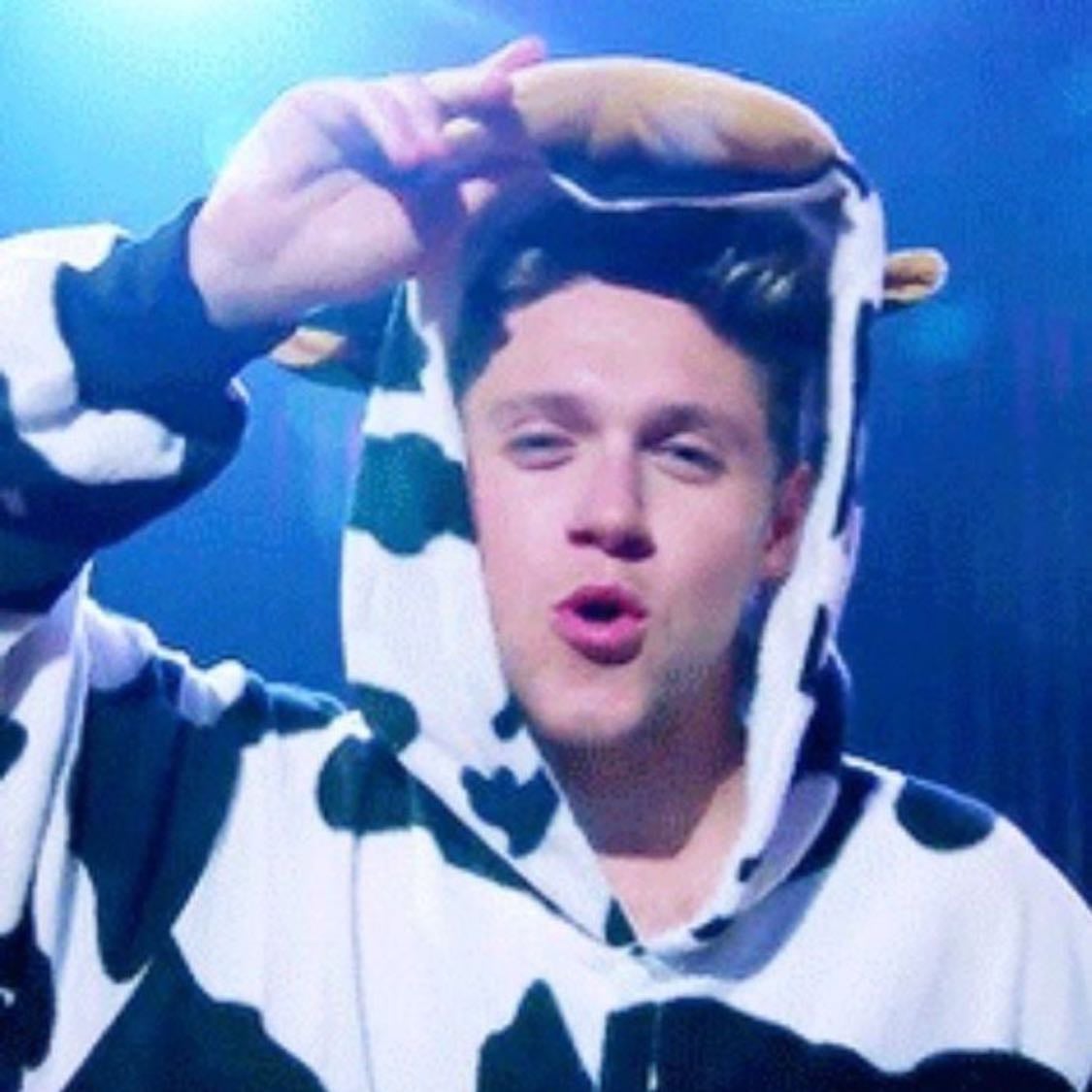 Niall lookes like the youngest of the Band ๐