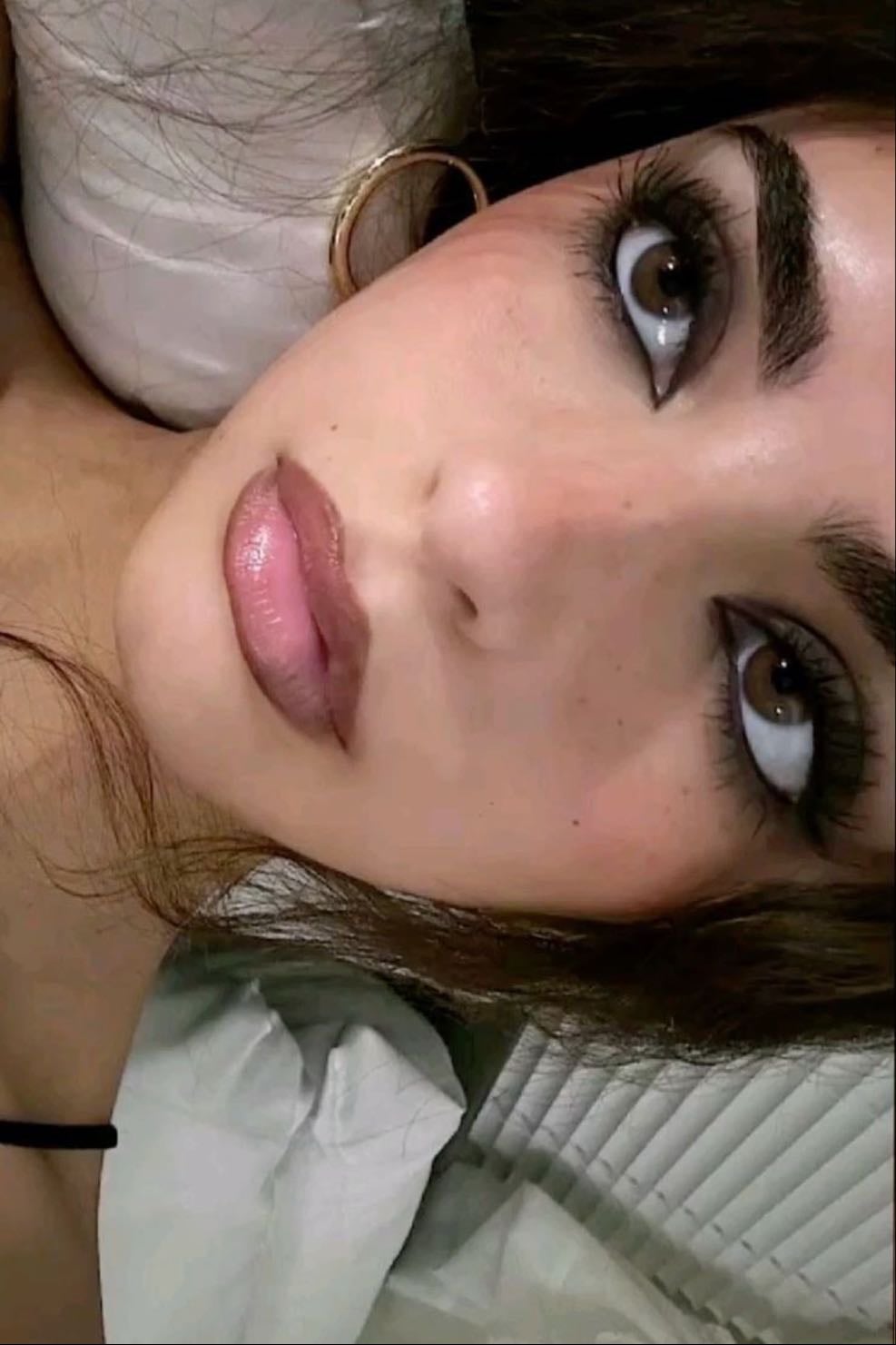 MAKEUP