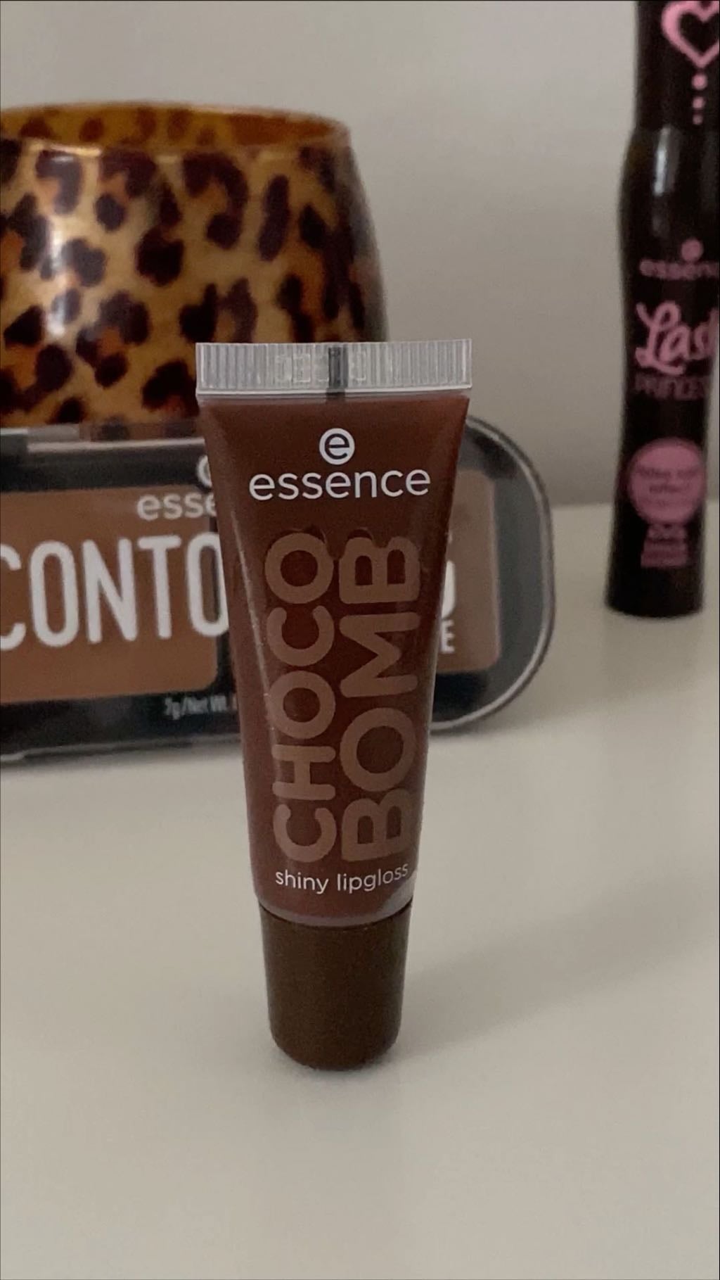 Essence choco bomb lip gloss