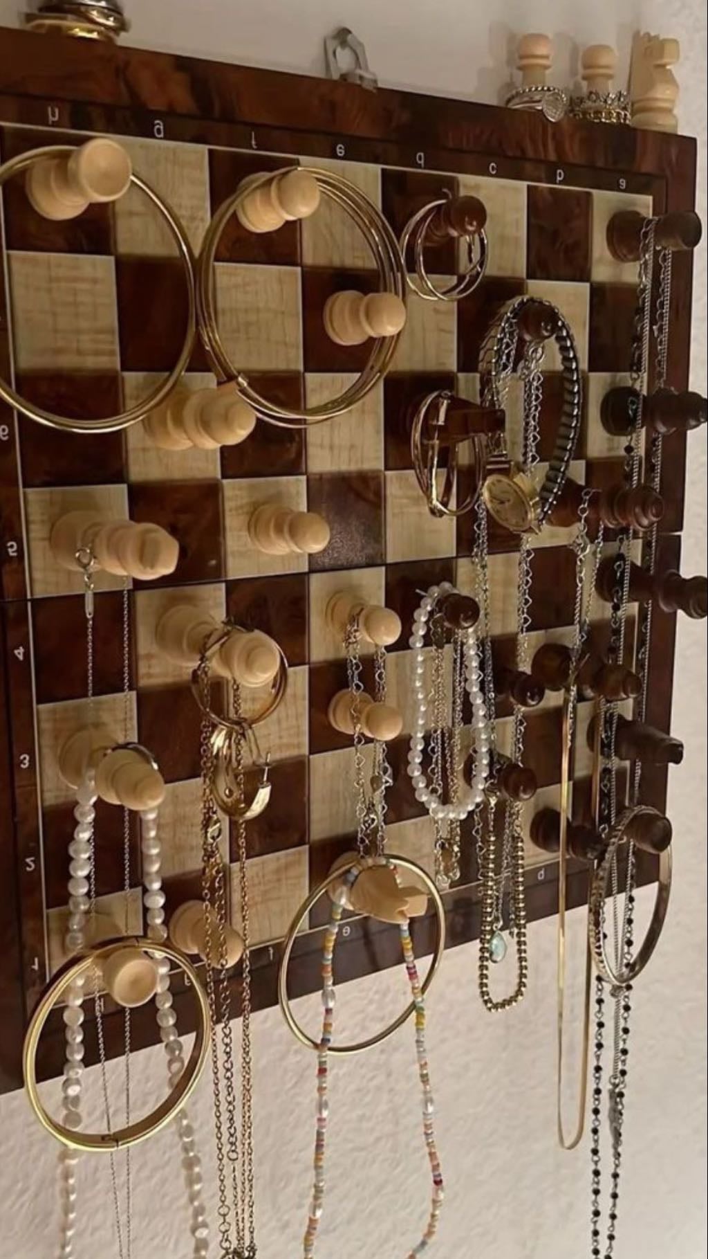 Chessboard hanger