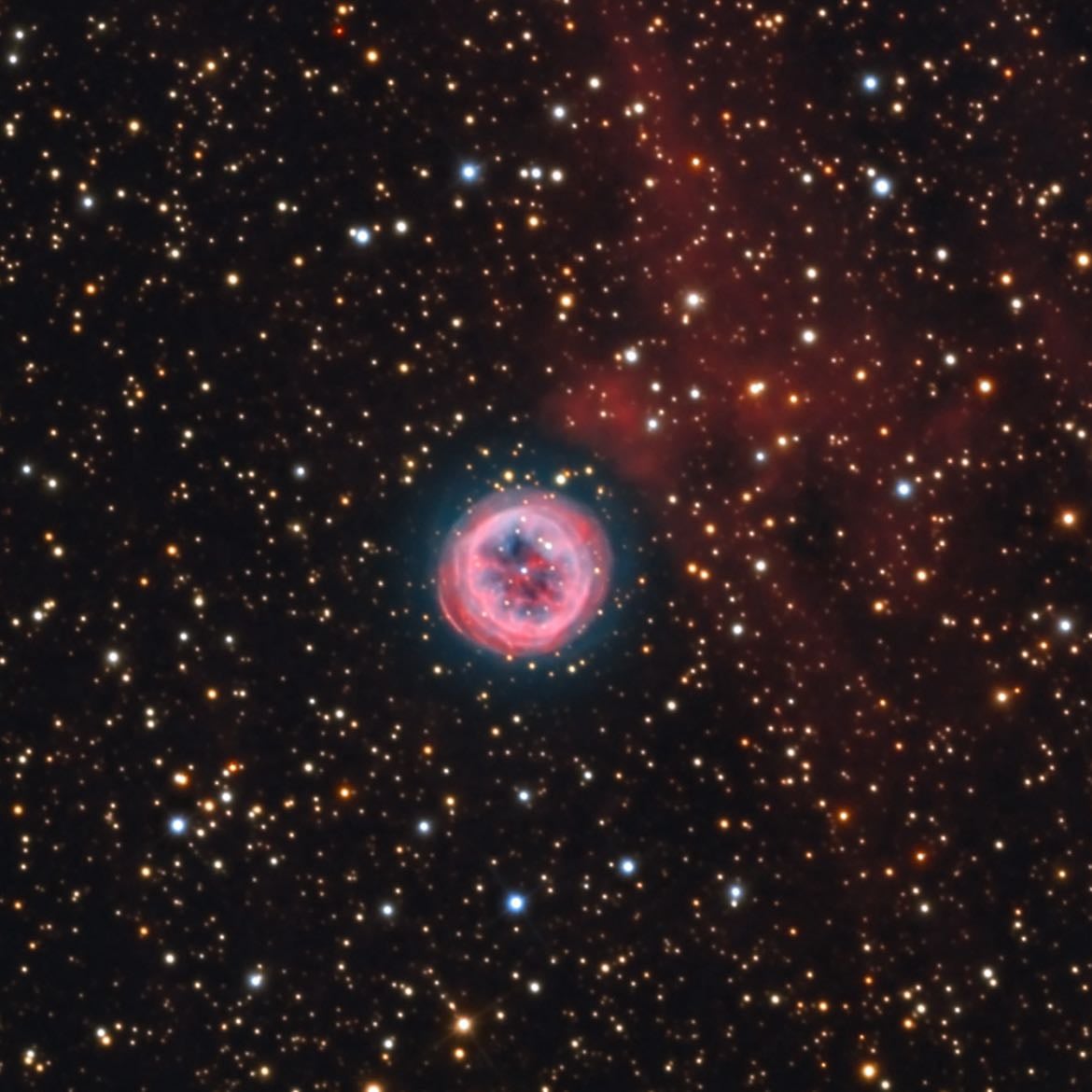 - - NGC 6894