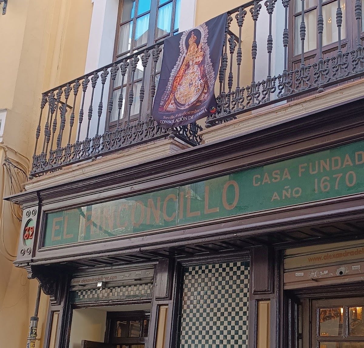 El Rinconcillo - Well known spot so book ahead of time if you want to eat.