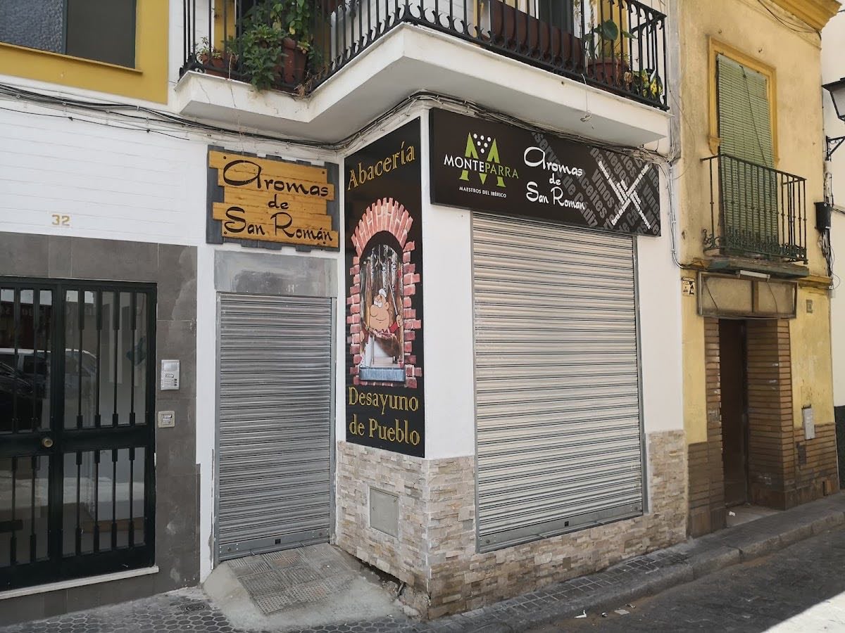 Cafetería Aromas de San Roman - For breakfast. Put your name on the list when you arrive.