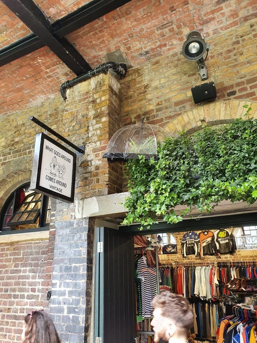What Goes Around Comes Around - BEST vintage shop in Camdem