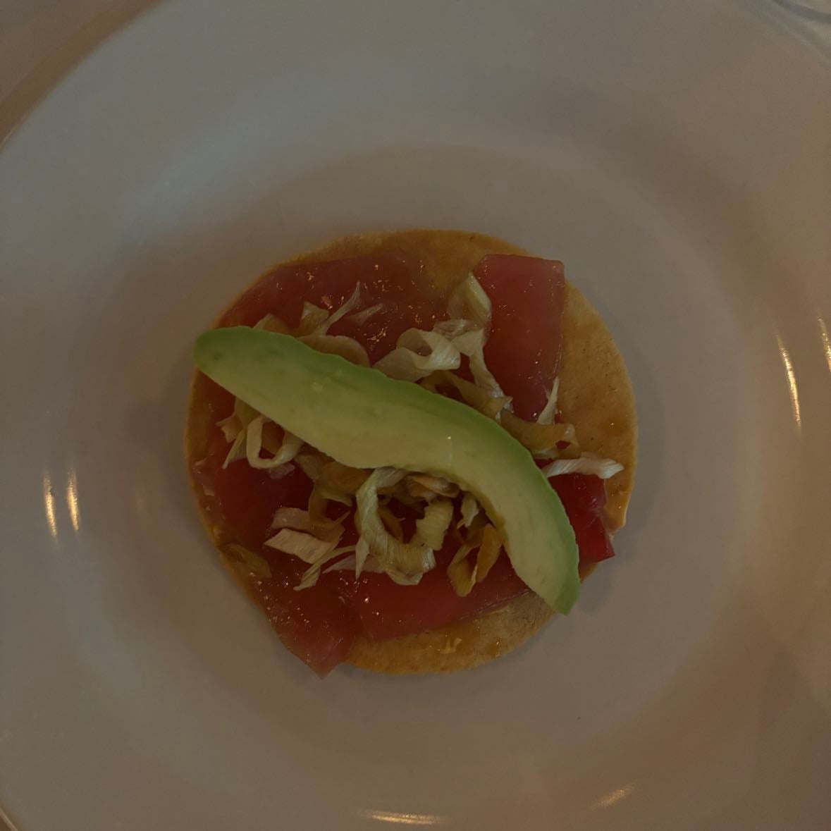 Contramar - El mejor lugar para comer comida del mar auténtica de México. Recomiendo muchísimo las tostadas de atún, el ceviche Contramar y el robalo con tapenade de habanero (platillo off the menu). Si visitas México este lugar nunca te va a decepcionar