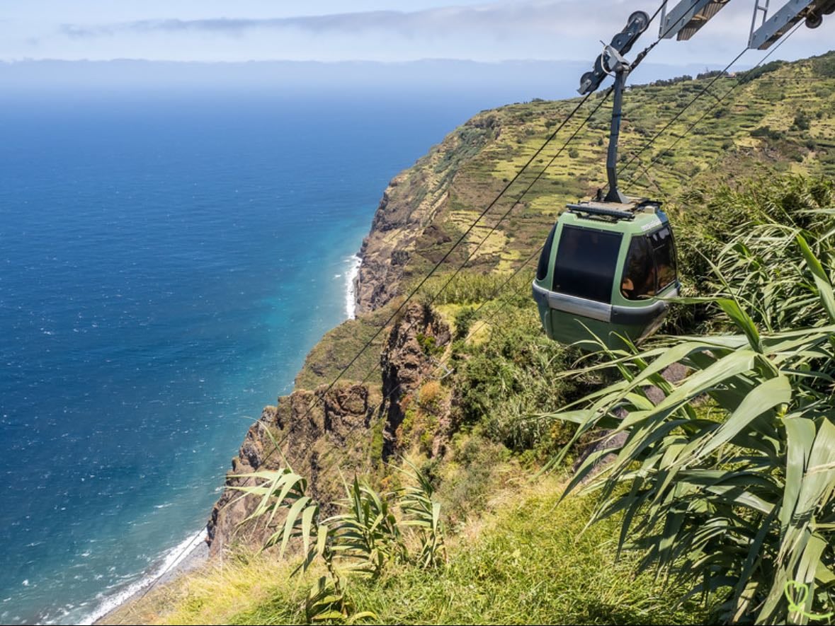 Teleférico das Achadas da Cruz - €3 round-trip ticket