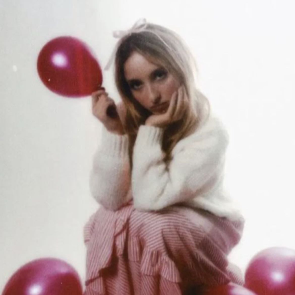 nicole amoroso - if you like artists such as taylor swift, gracie abrams, olivia rodrigo or any pop girlie artists you will LOVE her. her music is so good. definitely give her a try (song recs) seventeen!, mess u made, stupid