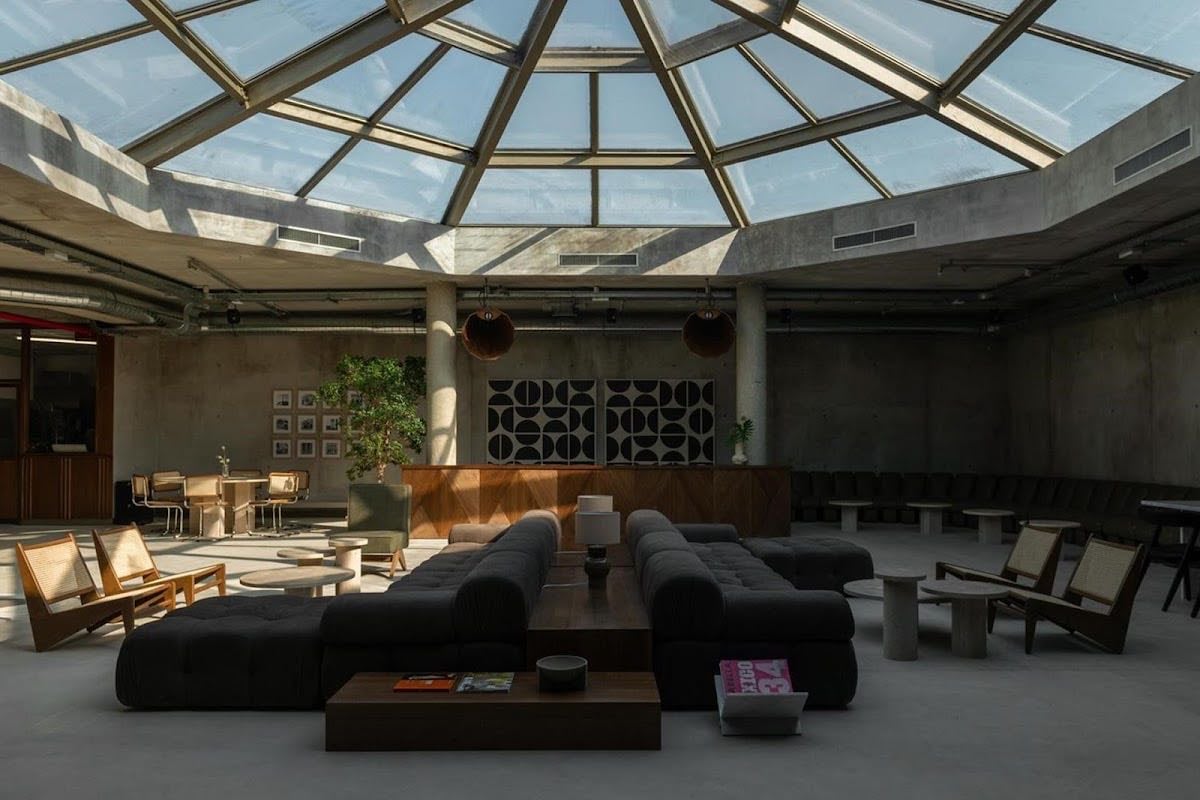 Naos Restaurant