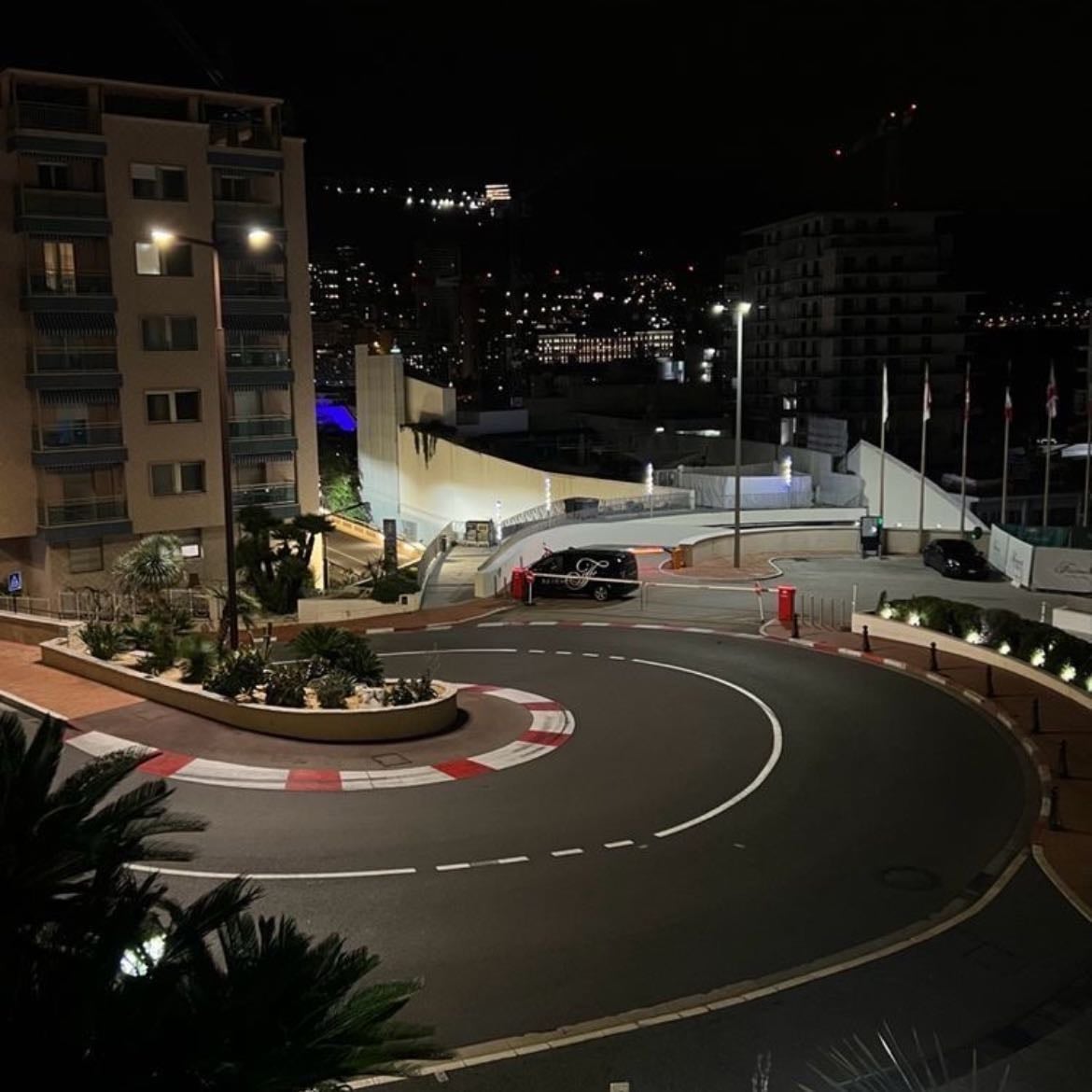 F123