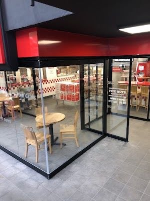 Five Guys Serrano - típica burger pero de mejor calidad 💯